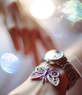 Élégance unique: adopte la montre papillon 🦋