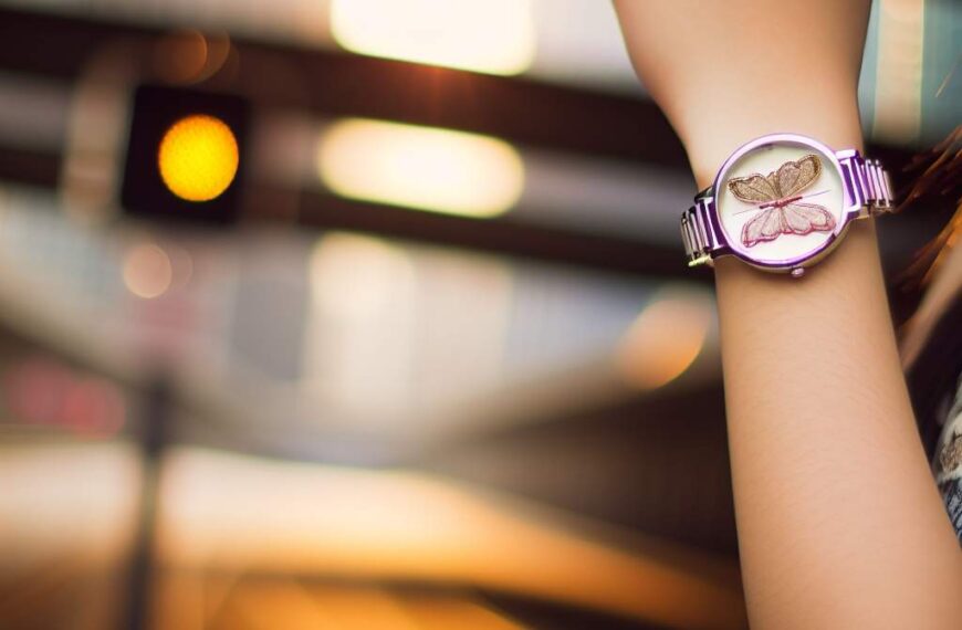 Montre papillon femme: élégance et symbolisme pour un style unique